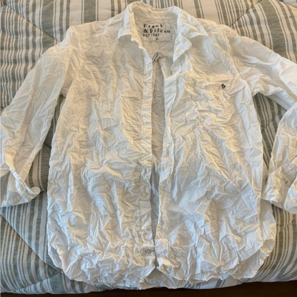 Frank & Eileen Small Crinkle Shirt | White button down style Joedy